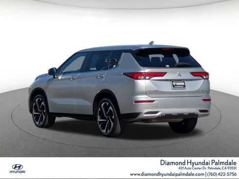 Used 2022 Mitsubishi Outlander SE image 5