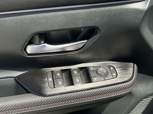 Used 2025 Nissan Kicks SR FWD image 23