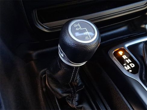 Used 2024 Jeep Gladiator Sport image 20