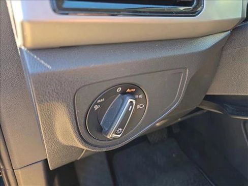 Used 2021 Volkswagen Atlas SEL Premium image 8