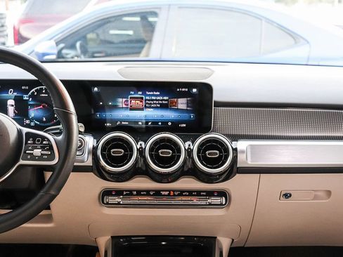 Used 2021 Mercedes-Benz GLB 250 image 15
