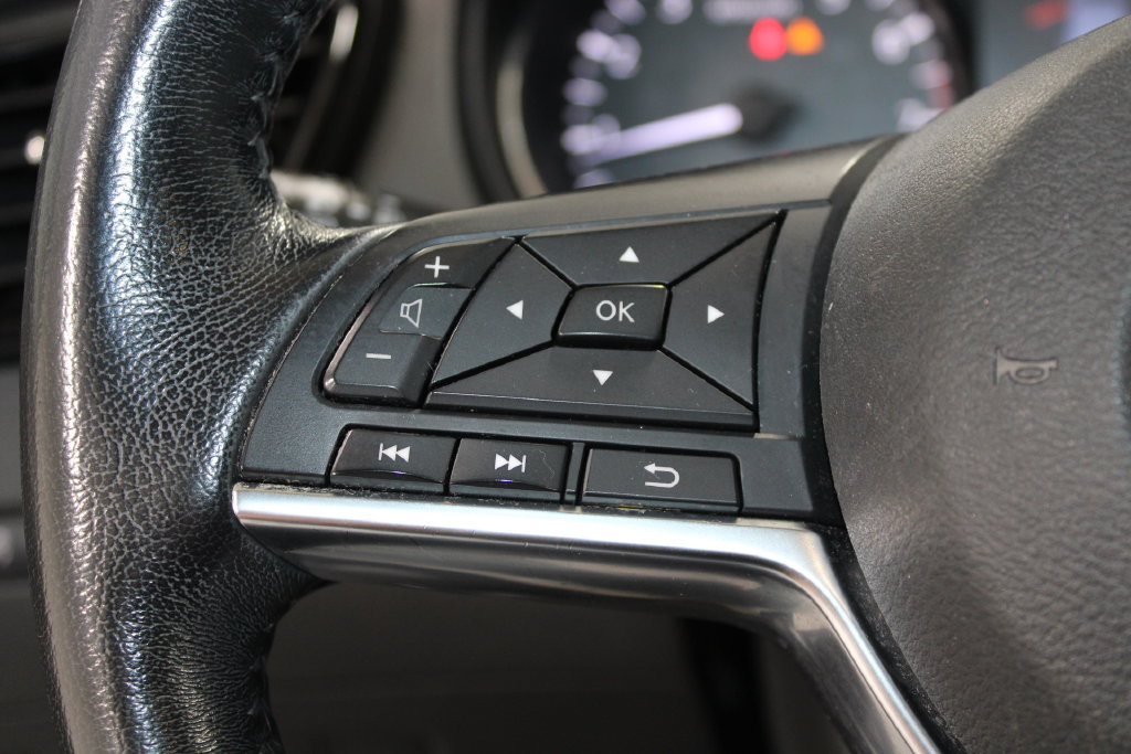 Used 2019 Nissan Rogue Sport SL w/ Premium Package FWD image 31