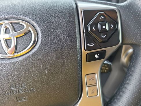Used 2022 Toyota 4Runner SR5 AWD/4WD image 15