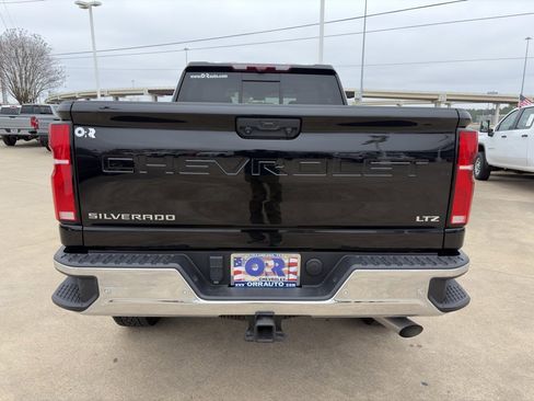 Used 2024 Chevrolet Silverado 2500 LTZ w/ LTZ Convenience Package image 6