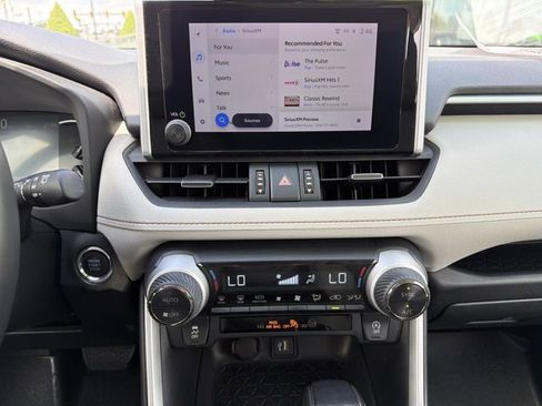 Used 2023 Toyota RAV4 XLE Premium image 31