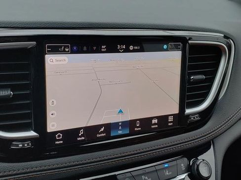 New 2026 Chrysler Pacifica Pinnacle image 11