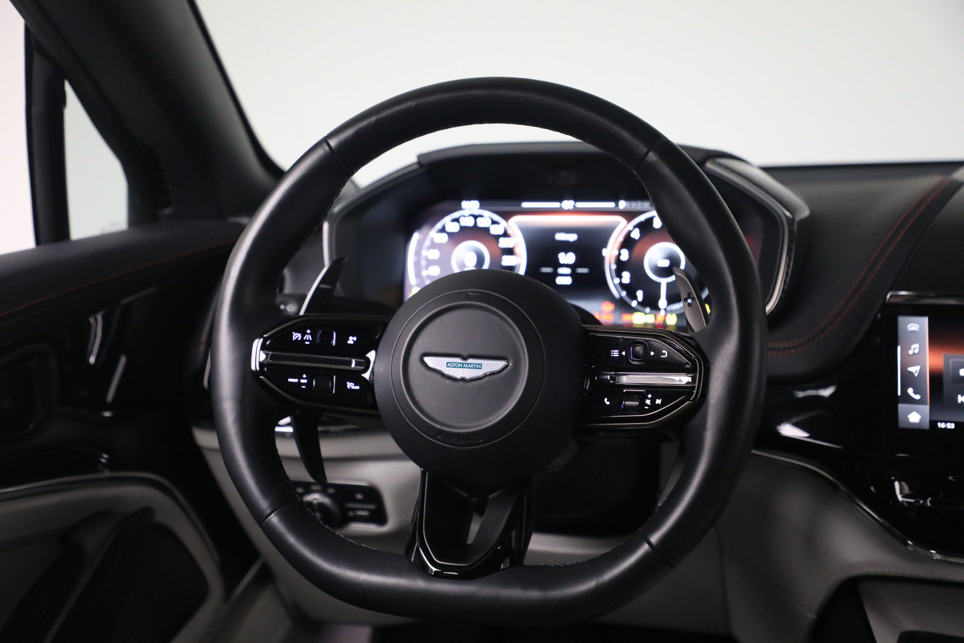 Used 2025 Aston Martin DBX 707 AWD/4WD image 27