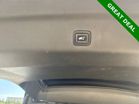Used 2021 GMC Yukon XL Denali w/ Denali Ultimate Package AWD/4WD image 8