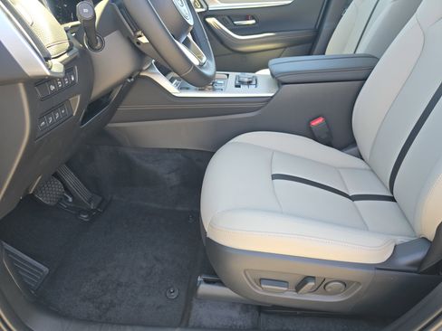 Certified 2025 MAZDA CX-70 Plug-In Hybrid w/ Premium Pkg AWD/4WD image 9