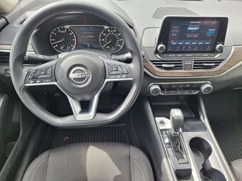 Used 2024 Nissan Altima 2.5 SV image 22