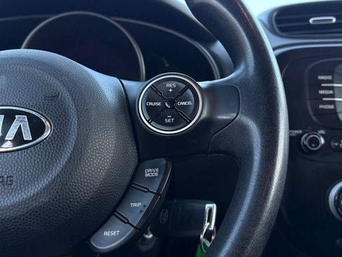 Used 2018 Kia Soul FWD image 18