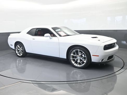 Used 2020 Dodge Challenger SXT w/ Plus Package RWD image 8