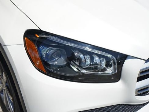Used 2021 Mercedes-Benz GLS 450 4MATIC image 11