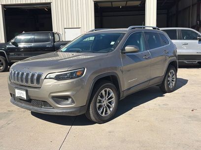 Used 2019 Jeep Cherokee Latitude Plus w/ Cold Weather Group