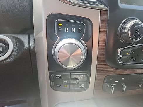 Used 2014 RAM 1500 Laramie w/ Convenience Group AWD/4WD image 15