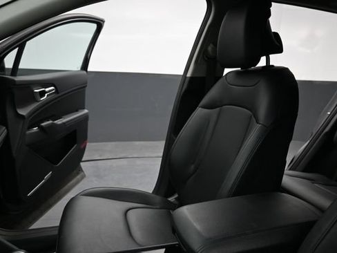 Used 2025 Kia Sportage EX w/ Premium Package FWD image 20