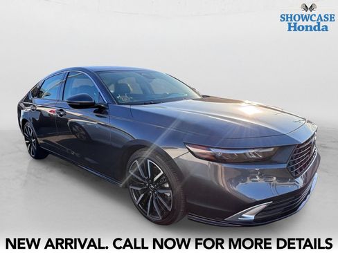 Used 2025 Honda Accord Touring image 6