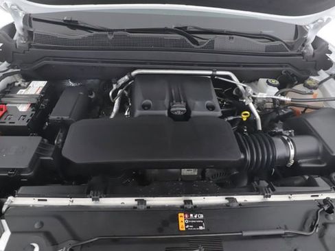 Used 2024 GMC Canyon Denali image 15