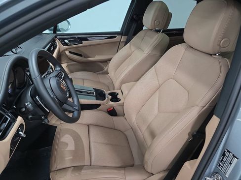 Used 2025 Porsche Macan S w/ Premium Package Plus AWD/4WD image 5