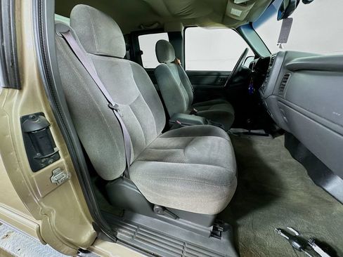 Used 2005 Chevrolet Silverado 1500 LS AWD/4WD image 29