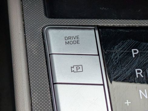 Used 2024 Hyundai Elantra SEL image 24