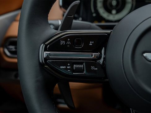 New 2025 Aston Martin Vanquish image 23