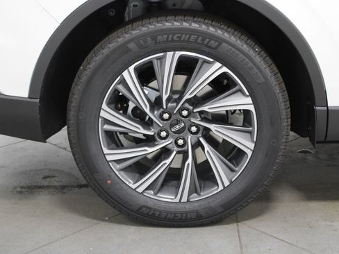 New 2026 Lincoln Aviator AWD image 13