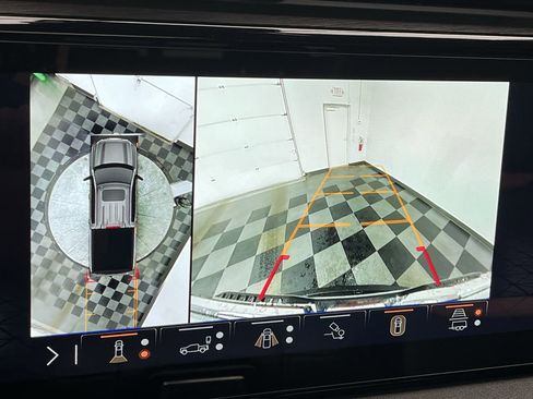 Certified 2024 GMC Sierra 1500 AT4 w/ Technology Package image 5