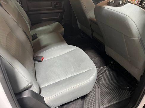 Used 2017 RAM 1500 Express AWD/4WD image 17
