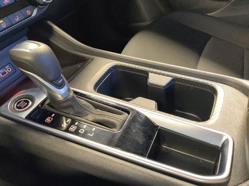 Used 2025 Nissan Sentra SV FWD image 26