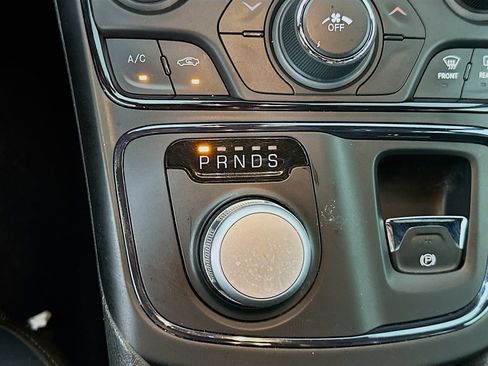 Used 2015 Chrysler 200 S FWD image 22