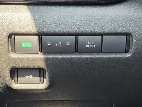 Used 2024 Nissan Sentra SV FWD image 21