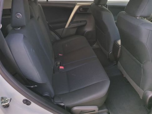Used 2015 Toyota RAV4 LE image 19