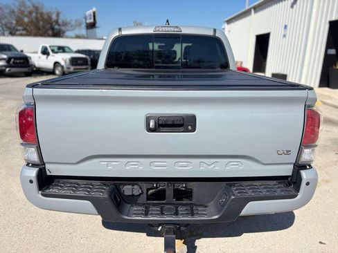 Used 2020 Toyota Tacoma TRD Sport w/ TRD Premium Sport Package image 4