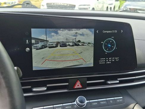 Used 2025 Hyundai Elantra SEL FWD image 20