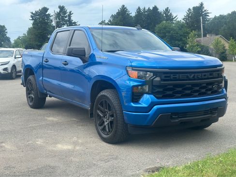 Used 2022 Chevrolet Silverado 1500 Custom AWD/4WD image 3