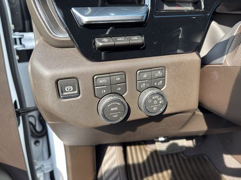 New 2026 Chevrolet Silverado 1500 LTZ w/ LTZ Premium Package AWD/4WD image 19