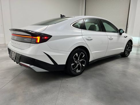 Used 2025 Hyundai Sonata SEL FWD image 9