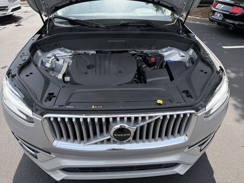 Used 2025 Volvo XC90 B5 Core AWD/4WD image 36