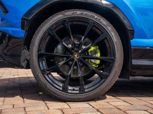 Used 2022 Lamborghini Urus image 13