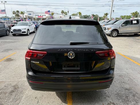 Used 2020 Volkswagen Tiguan S image 5