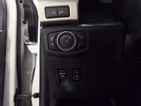 Used 2018 Ford F150 Platinum w/ Equipment Group 701A Luxury image 25