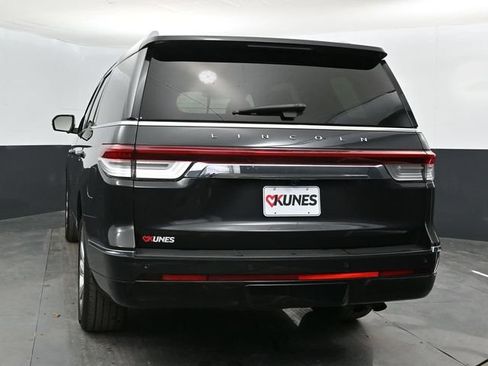 Used 2023 Lincoln Navigator Reserve AWD/4WD image 4