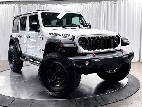 Used 2024 Jeep Wrangler Unlimited Rubicon w/ Convenience Group AWD/4WD image 11