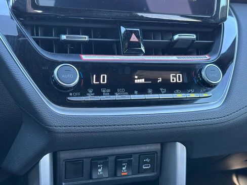 Used 2023 Toyota Corolla Cross XSE image 21