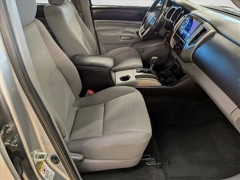 Used 2015 Toyota Tacoma PreRunner w/ SR5 Package RWD image 22