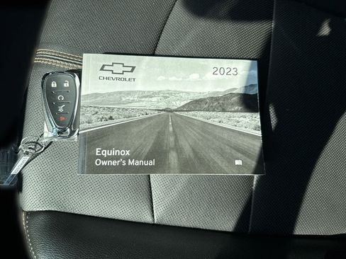Used 2023 Chevrolet Equinox Premier AWD/4WD image 42