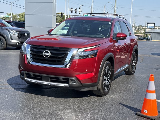 Certified 2025 Nissan Pathfinder Platinum w/ Cargo Package FWD image 15
