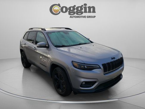 Used 2021 Jeep Cherokee Latitude Plus AWD/4WD image 7