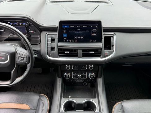 Used 2021 GMC Yukon AT4 w/ AT4 Premium Package AWD/4WD image 12